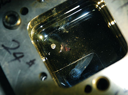 <a href='http://m.ambay.cn/product/3.htm' class='text_a'>模具激光焊機</a>修復鏡面模具效果